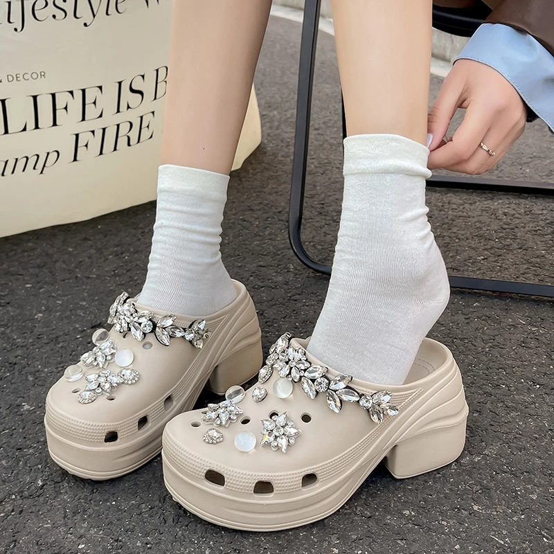 时尚水钻粗跟厚底包头凉拖鞋女夏季2025春季新款轻奢防滑洞洞鞋