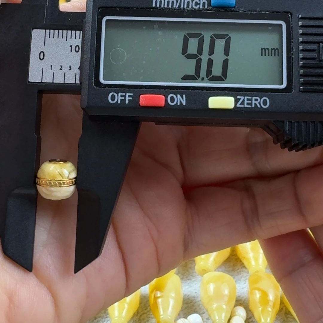 蜜蜡未镶嵌裸石53