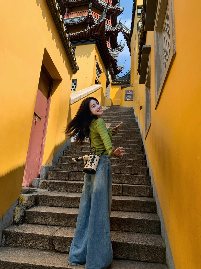 2025秋季新款韩系慵懒风绿色坑条POLO衫针织高级感上衣百搭牛仔裤