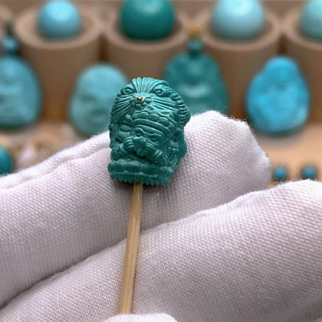 绿松石未镶嵌珠宝奇石