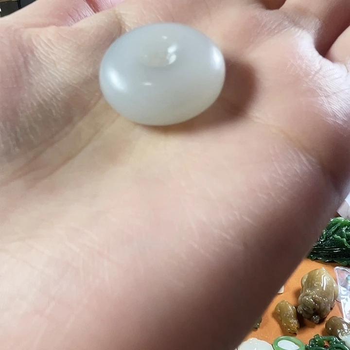 蒋****和田玉未镶嵌挂件