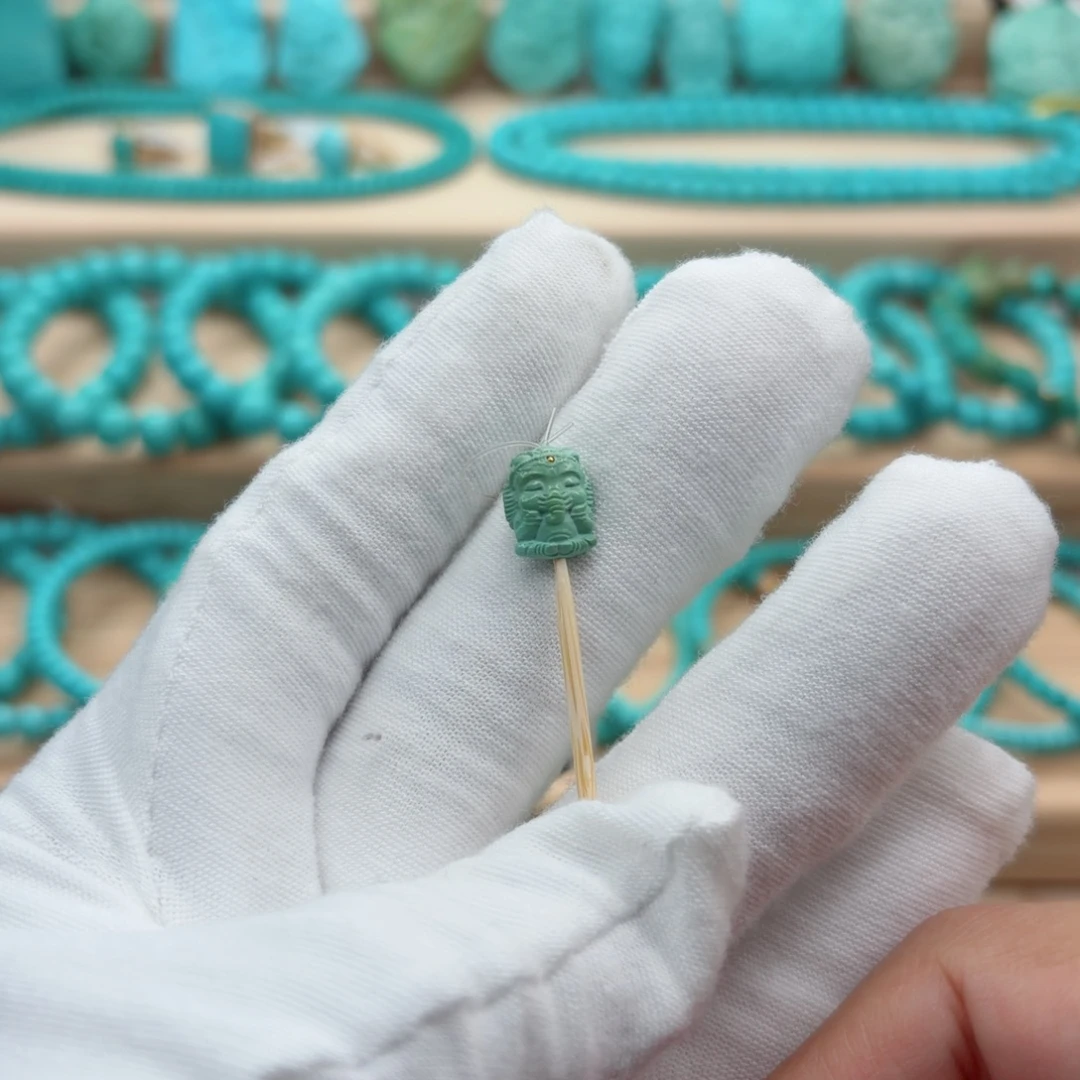 绿松石未镶嵌珠宝奇石