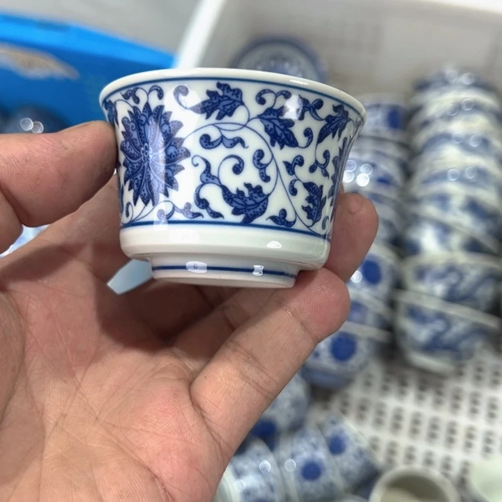瓷片白青花缠枝莲马蹄客杯全品