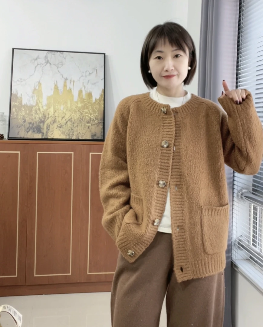 羊绒圆领慵懒开衫系扣开衫宽松纯色