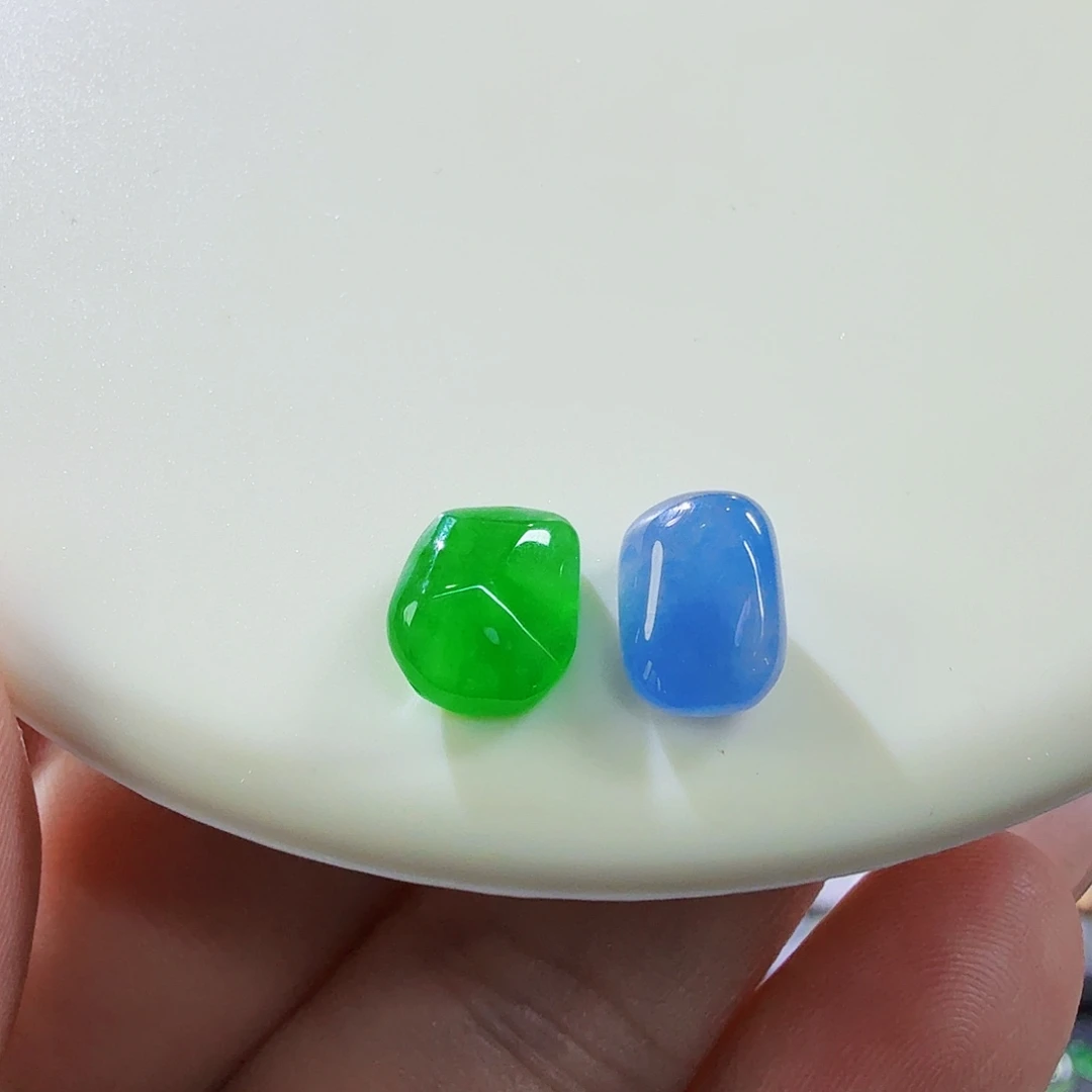 翡翠未镶嵌颈饰裸石