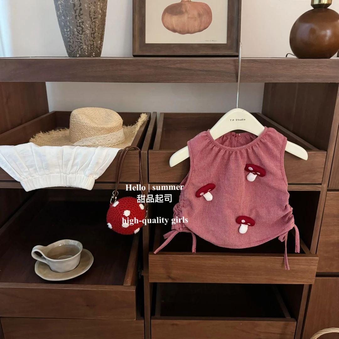 【甜品起司】蘑菇精灵！女宝宝立体可爱卡通格子背心短裤洋气套装