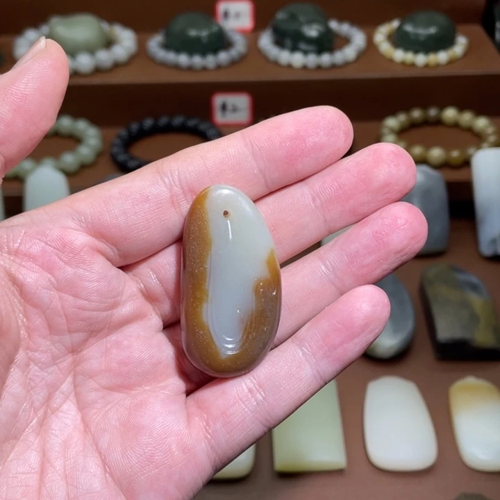 可***爱和田玉未镶嵌颈饰