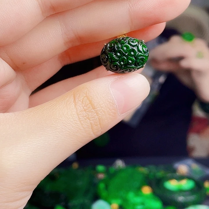 翡翠银S925镶嵌颈饰多样性