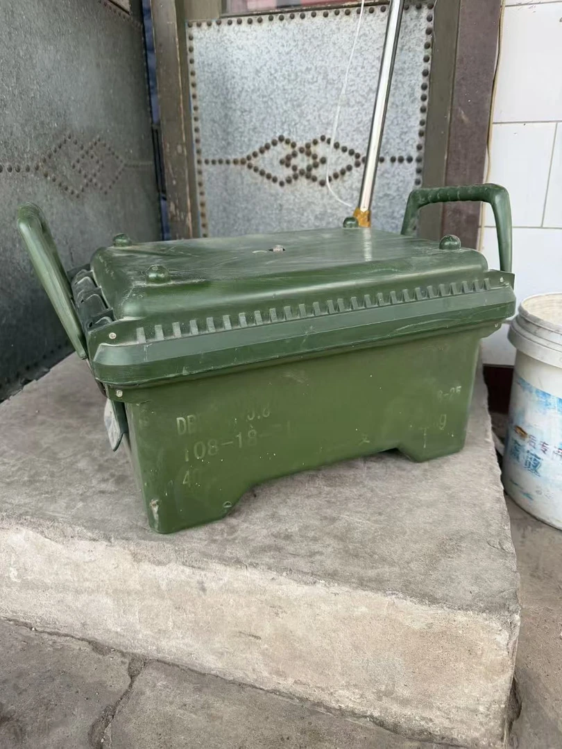 怀旧老货 绿色塑钢收纳箱