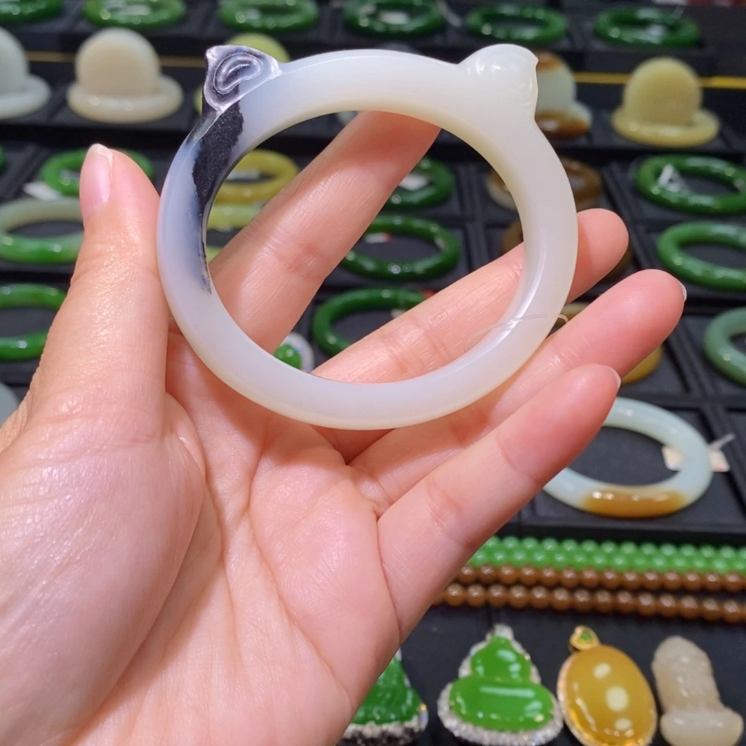 和田玉未镶嵌手镯