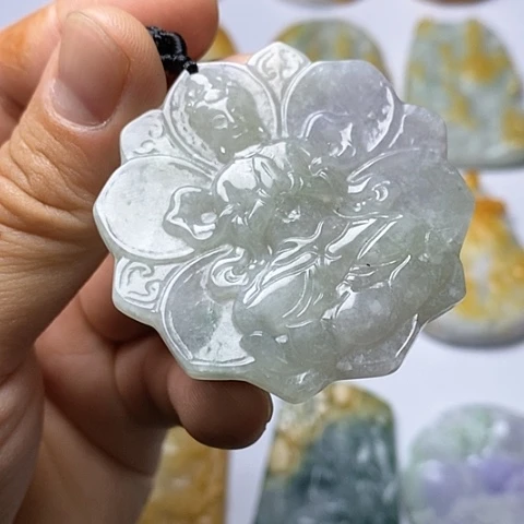 翡翠颈饰未镶嵌翡翠