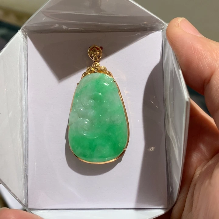 翡翠颈饰18K金镶嵌翡翠翡翠吊坠