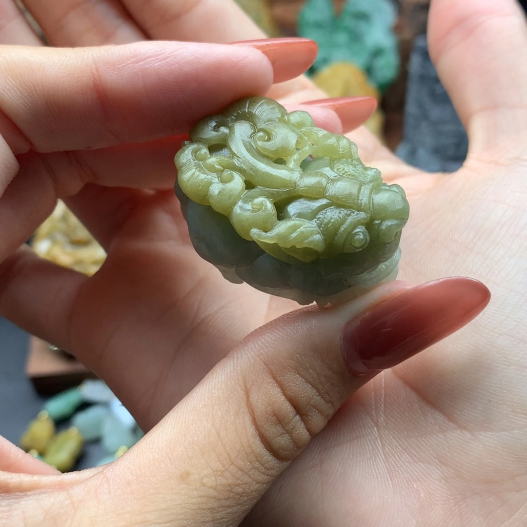 亮***浴定制翡翠未镶嵌翡翠