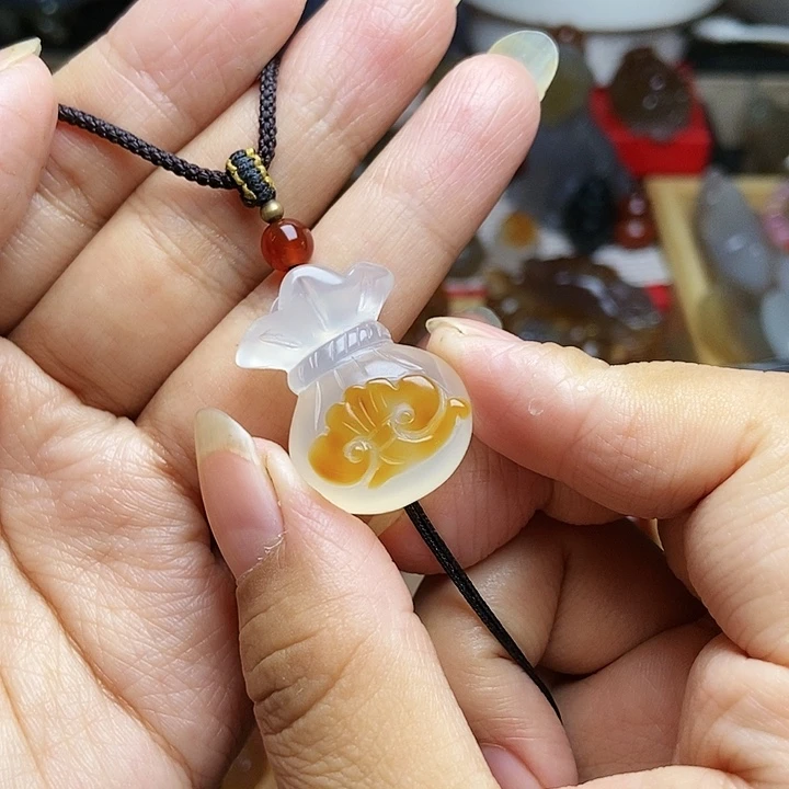 未镶嵌颈饰玛瑙/玉髓