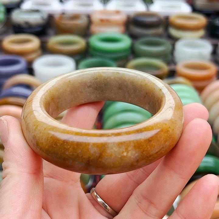 未镶嵌手镯（圆镯）石英质玉