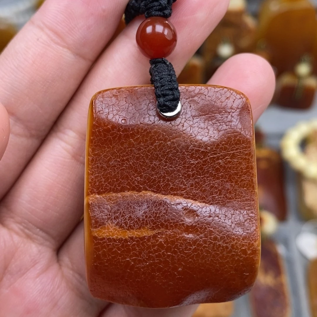 未镶嵌琥珀珠宝奇石