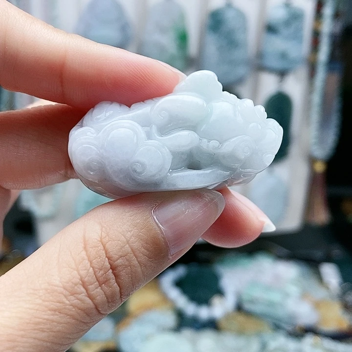 颈饰足铂镶嵌翡翠翡翠