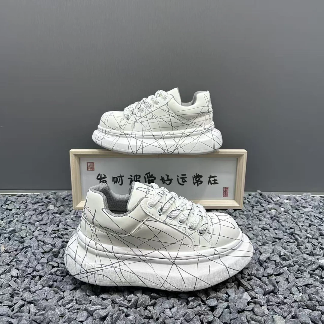 男士2025秋季厚底增高老爹鞋百搭时尚潮流轻便软底舒适运动休闲鞋