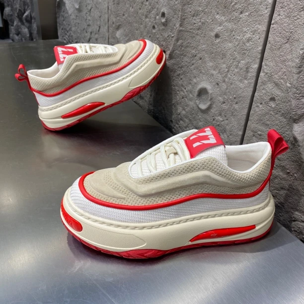 广州原版皮拼网舒适透气时尚休闲鞋厚底增高运动鞋板鞋痞帅潮鞋男