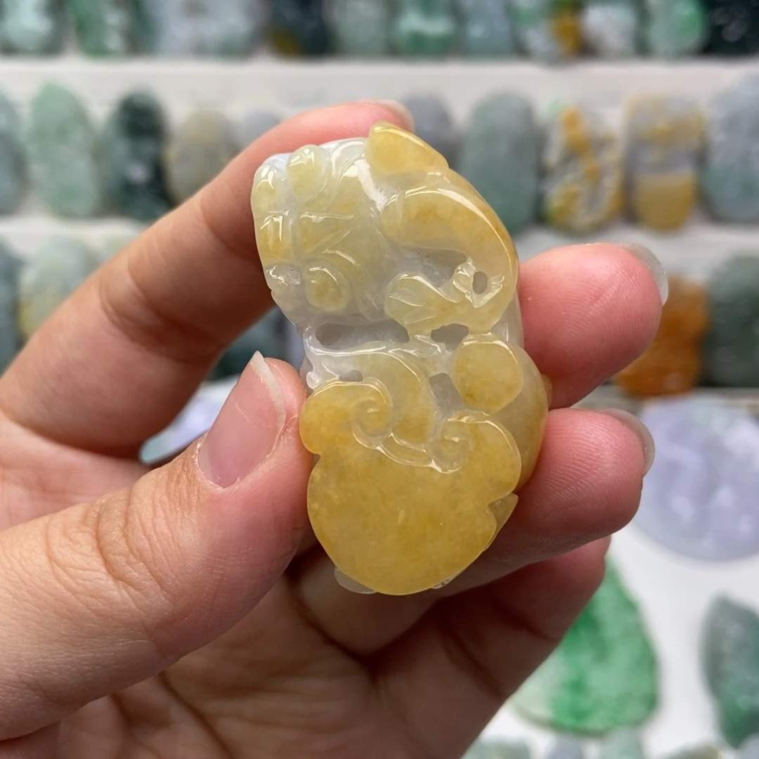 翡翠未镶嵌吊坠(赠链)