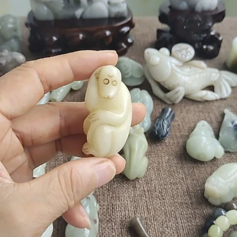 和田玉（糖玉）未镶嵌珠宝奇石