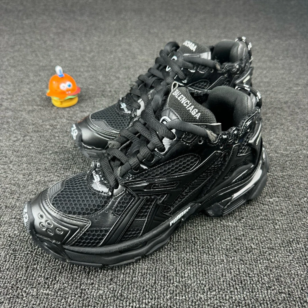 巴黎世家Runner运动鞋 尺码：38 HB665