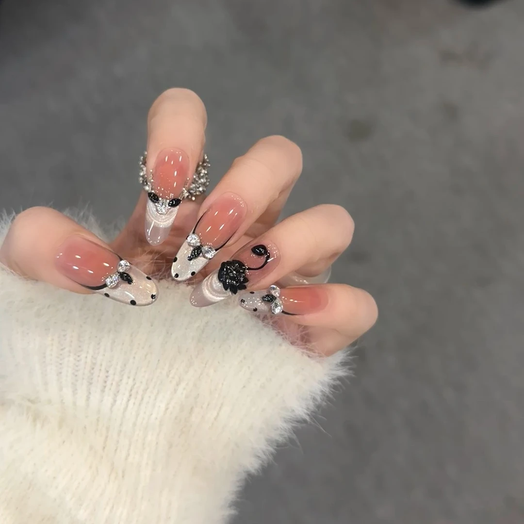 【黑天鹅】-小香风冬季显白款超精致黑天鹅系类纯手工穿戴甲