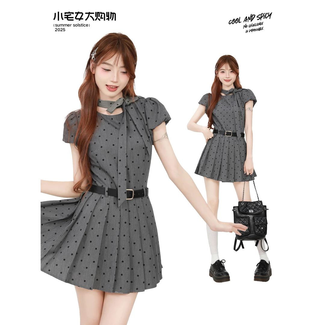 小宅女 法式慵懒松弛感穿搭灰色连衣裙女秋2025独特漂亮掐腰裙子