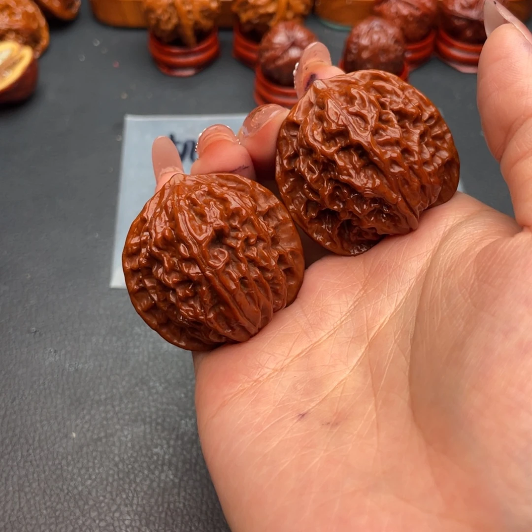 文玩核桃把件盘龙纹