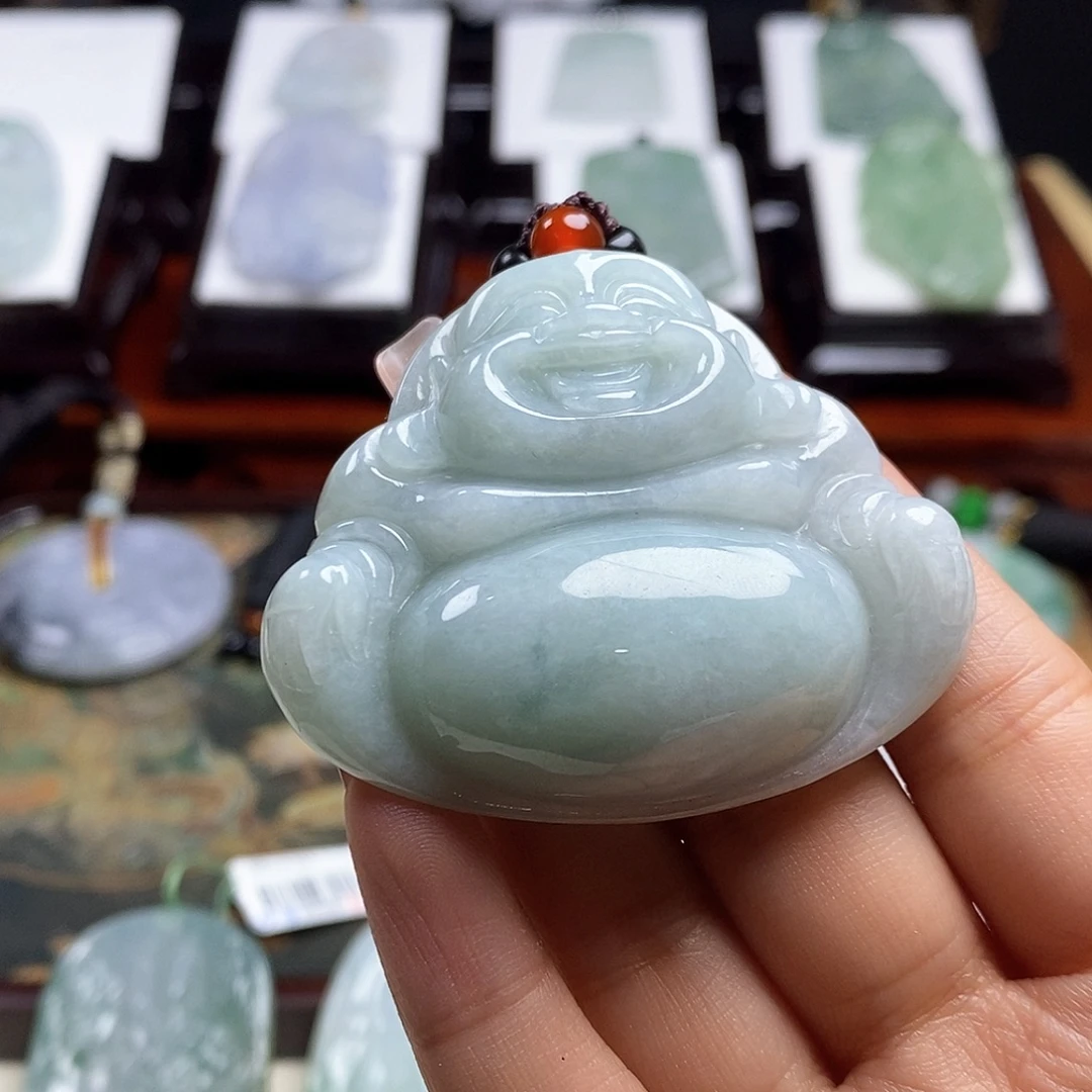 陈***琴翡翠未镶嵌颈饰4645