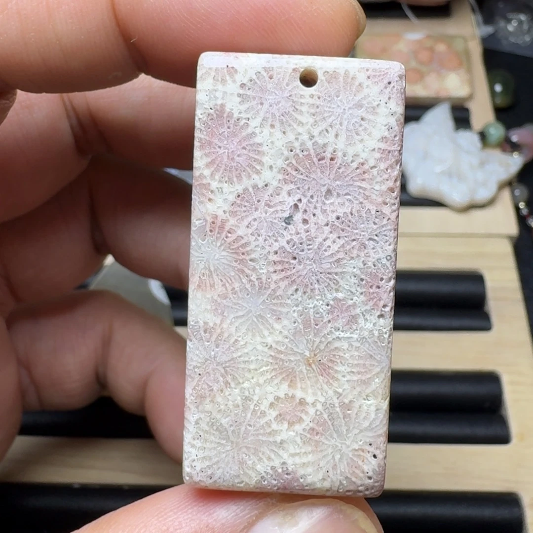 未镶嵌纯天然色有机玉石保真色硅化玉