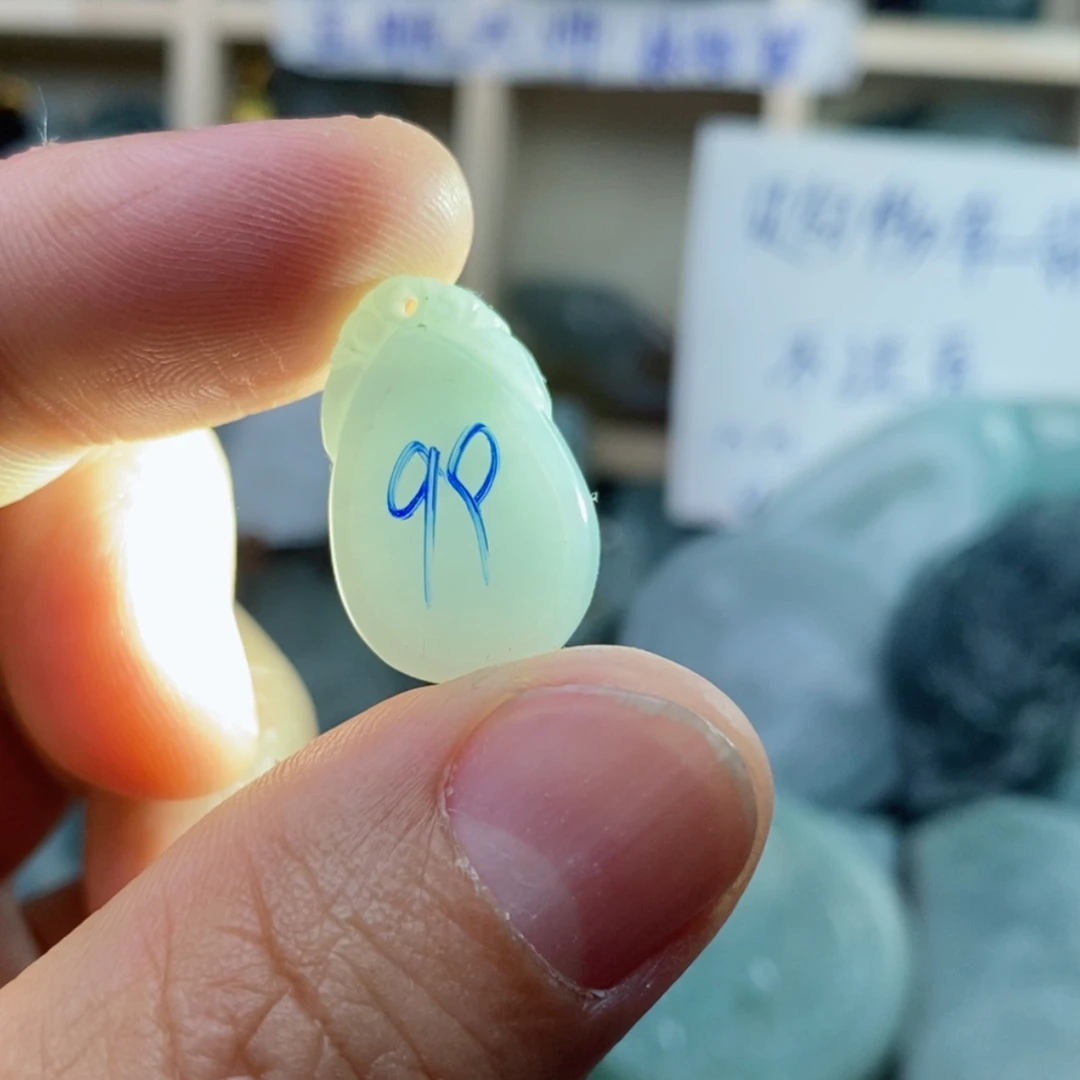 【闪购商品】翡翠颈饰未镶嵌翡翠