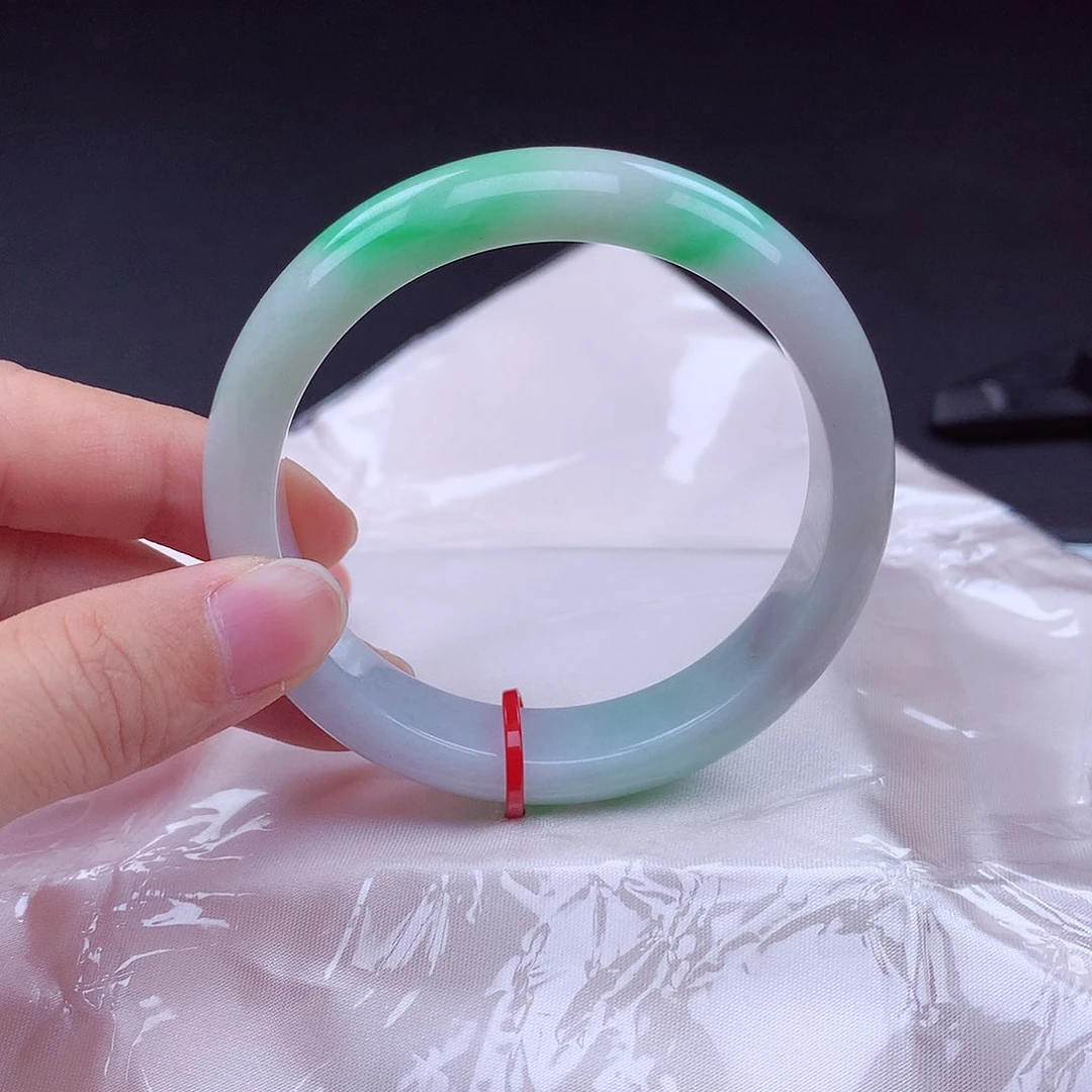 翡翠手镯未镶嵌手镯001925