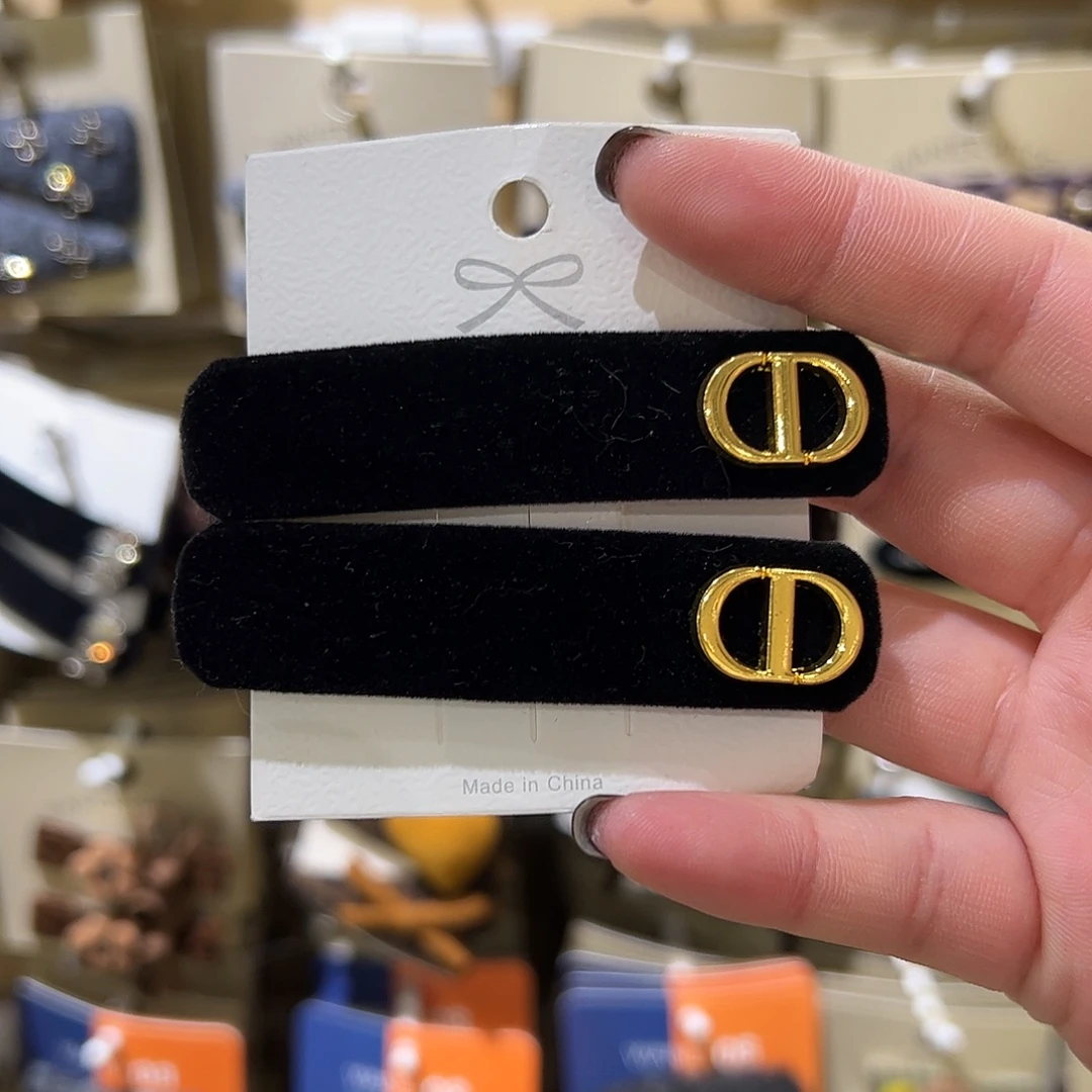 布艺非金属猪鼻子拜拜夹