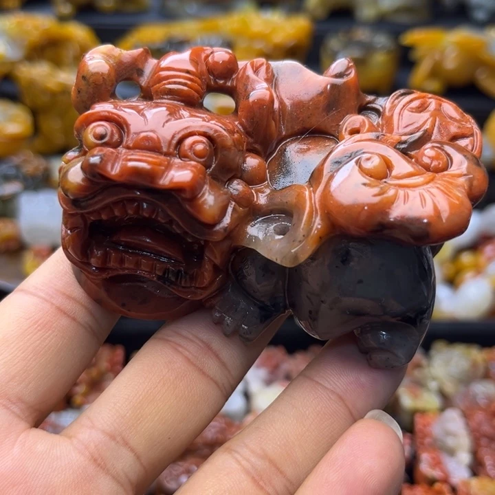 石英质玉（黄龙玉）未镶嵌颈饰