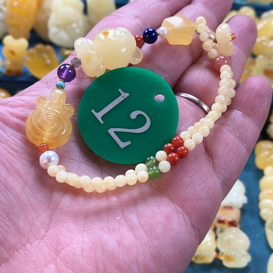 未镶嵌琥珀手链小****?手链