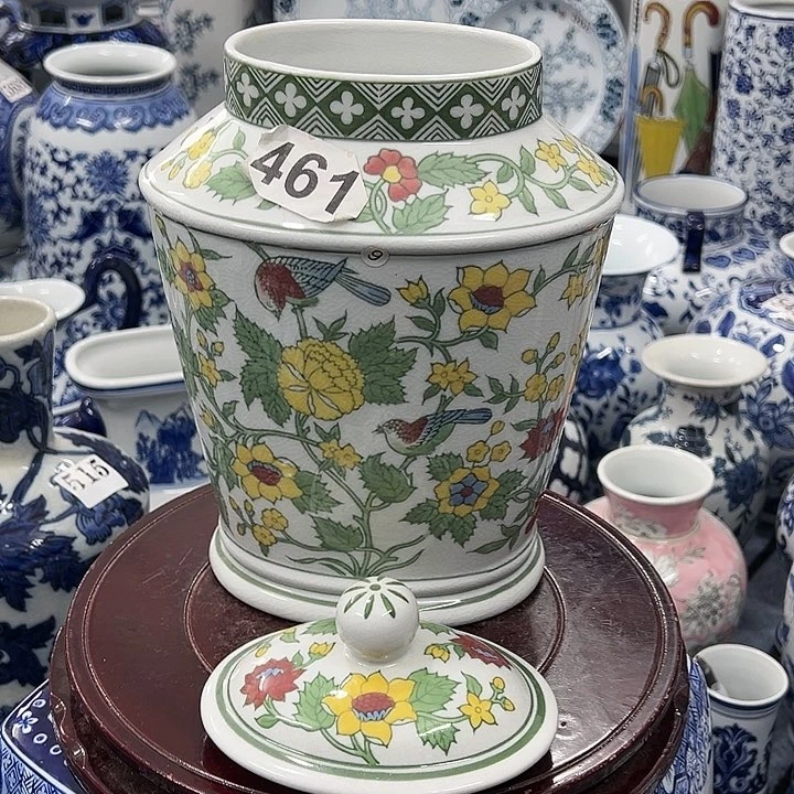 摆件青花瓷手工手绘高温釉下彩家居摆件，可做花瓶，储物罐