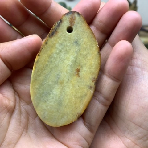 【闪购商品】未镶嵌岫岩河磨玉（透闪石质玉）挂件