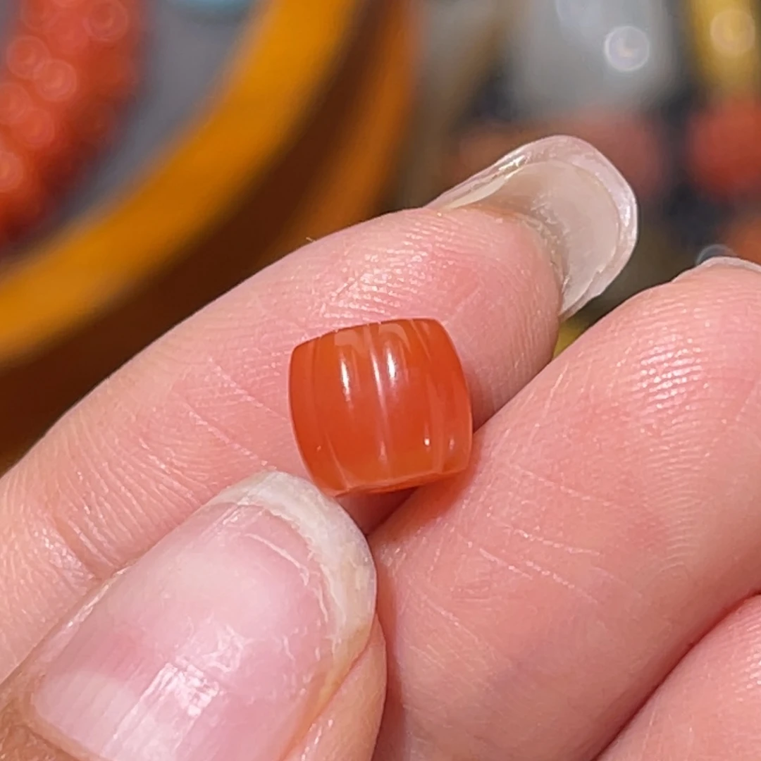 南红玛瑙滴水洞直切瓜珠7x6.5 m m未镶嵌不退换