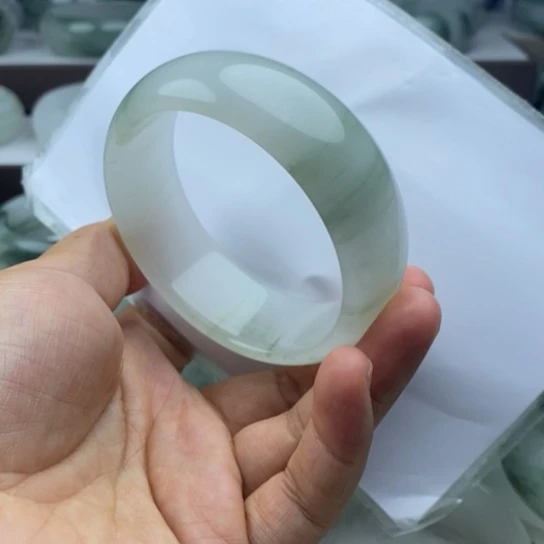 未镶嵌手镯石英质玉（金丝玉）