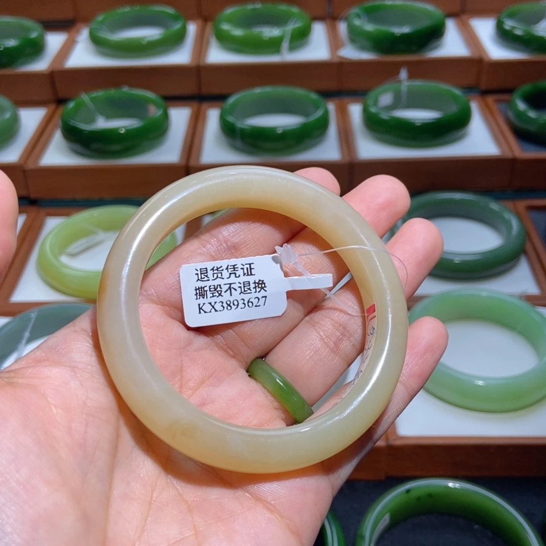 未镶嵌手镯和田玉且末糖白