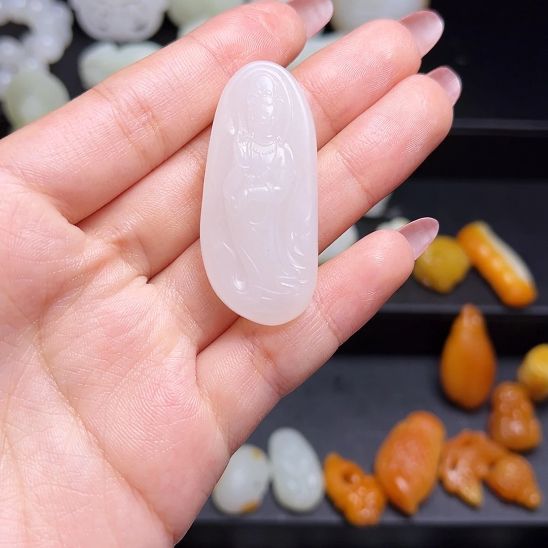 妙***房和田玉未镶嵌颈饰