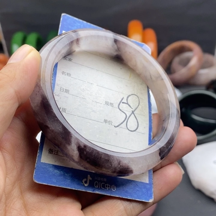 未镶嵌手镯石英质玉