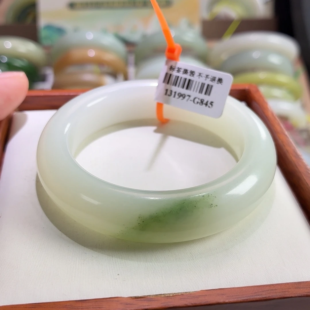 未镶嵌手镯和田玉53