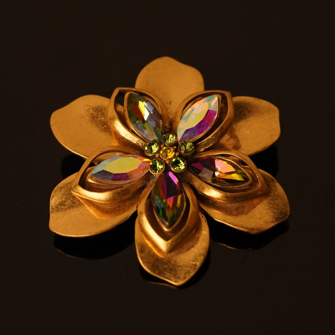 合金合成锆石胸针 经典花卉金色胸针-QD0321