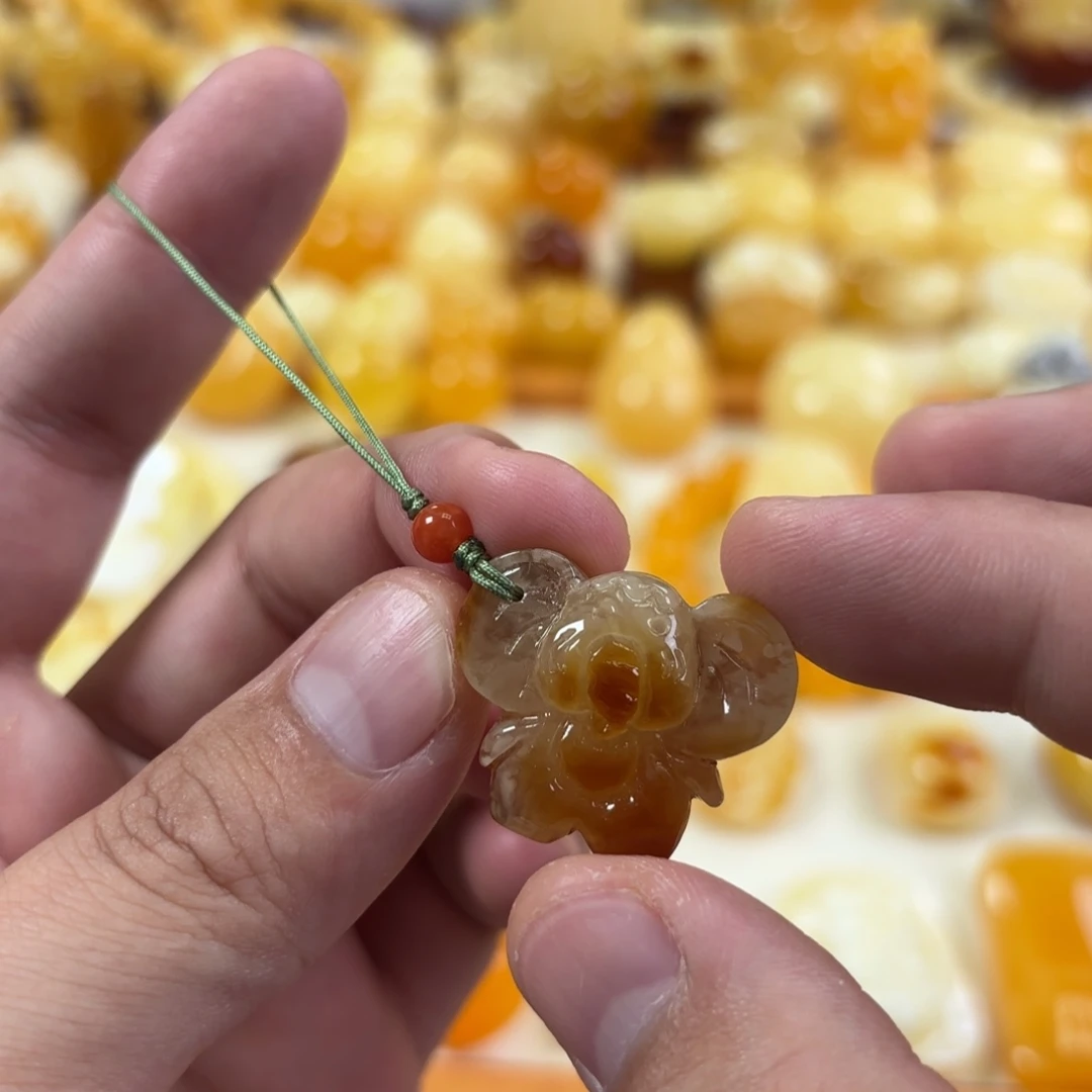 未镶嵌蜜蜡裸石象宝宝