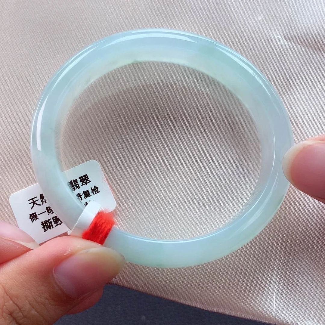 翡翠手镯（贵妃镯）未镶嵌天然缅甸A货翡翠手镯