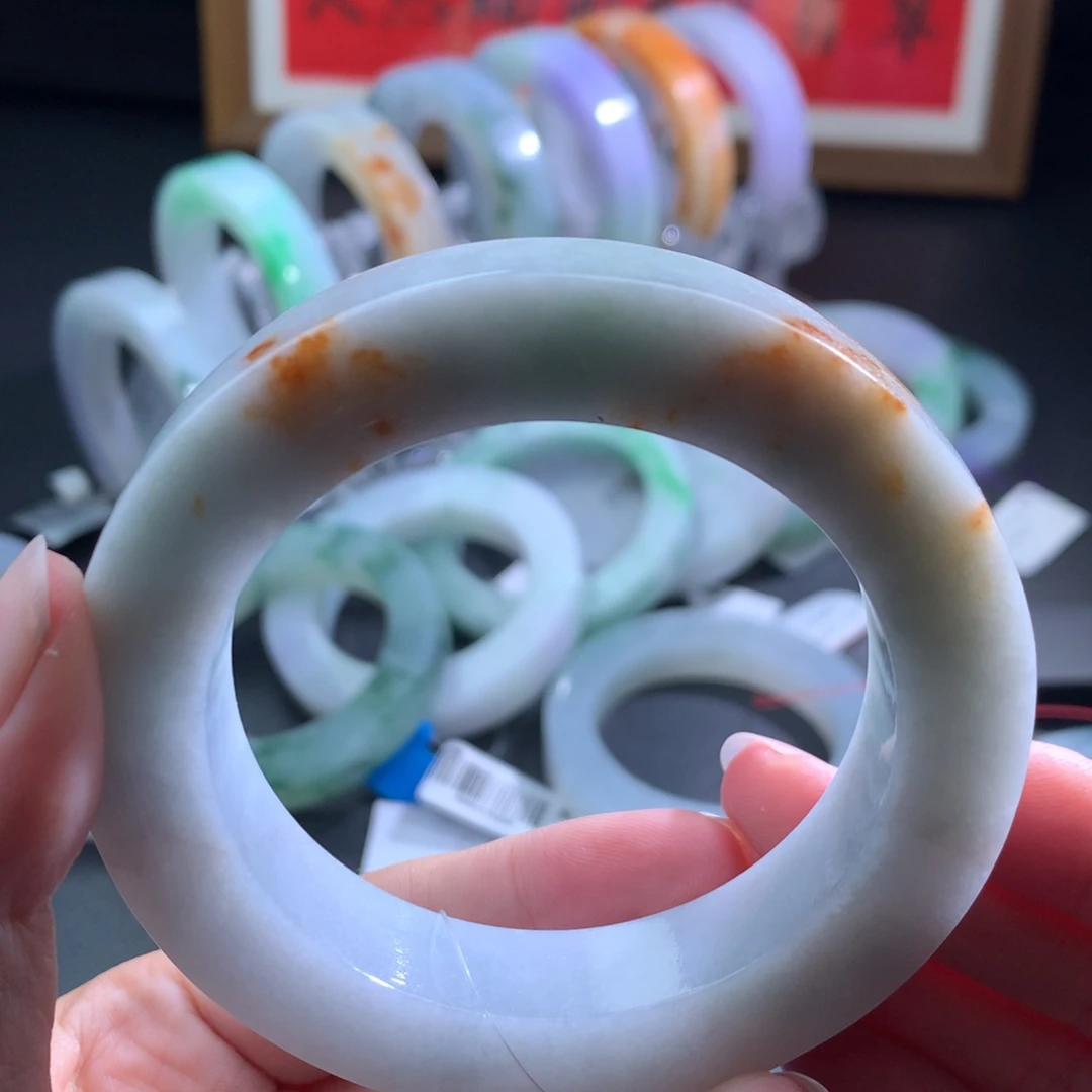 定制翡翠未镶嵌翡翠手镯