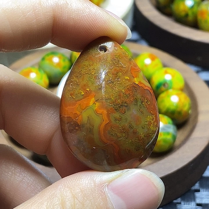 老***V玛瑙/玉髓未镶嵌颈饰