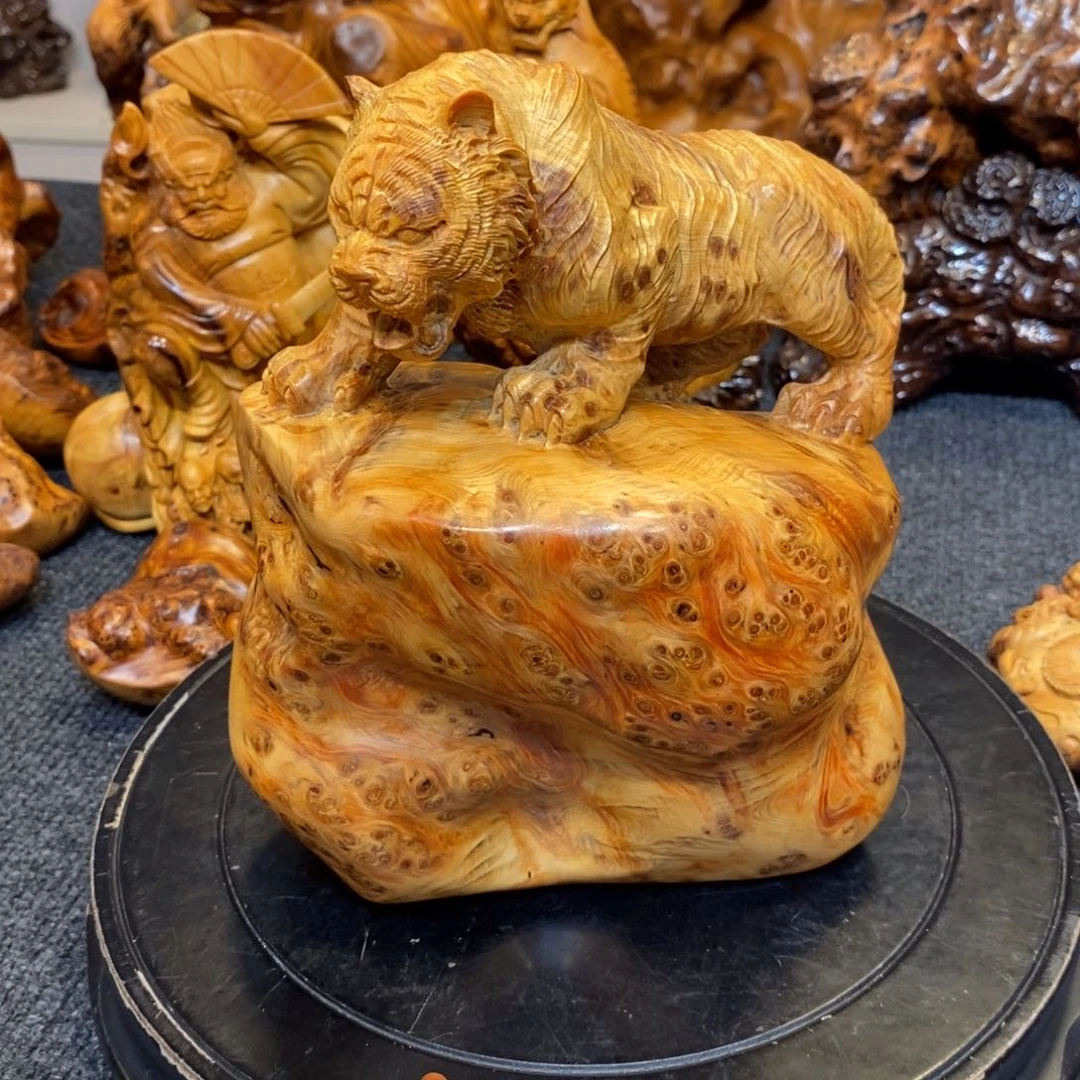 柏木（崖柏）陈化红油瘤疤老虎摆件
